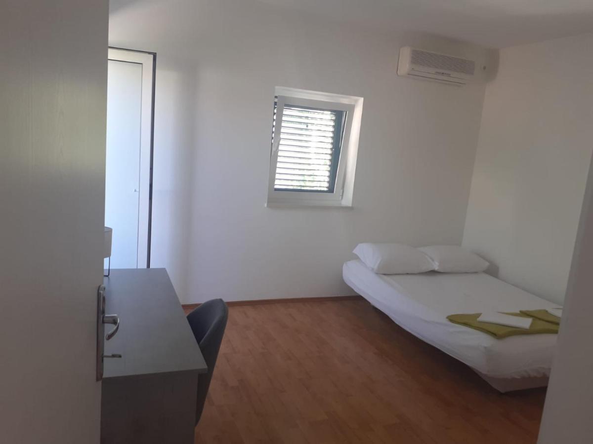Apartments Ilicic 苏佩塔尔 外观 照片