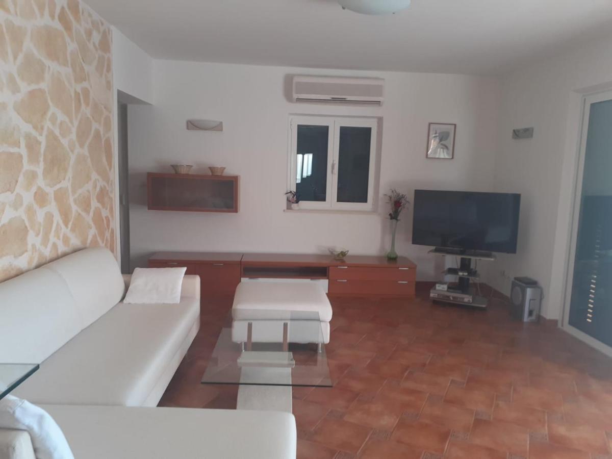 Apartments Ilicic 苏佩塔尔 外观 照片